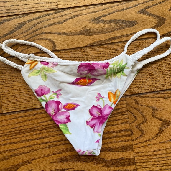 Frankies Bikini pink floral poppy two piece - Picture 6 of 8